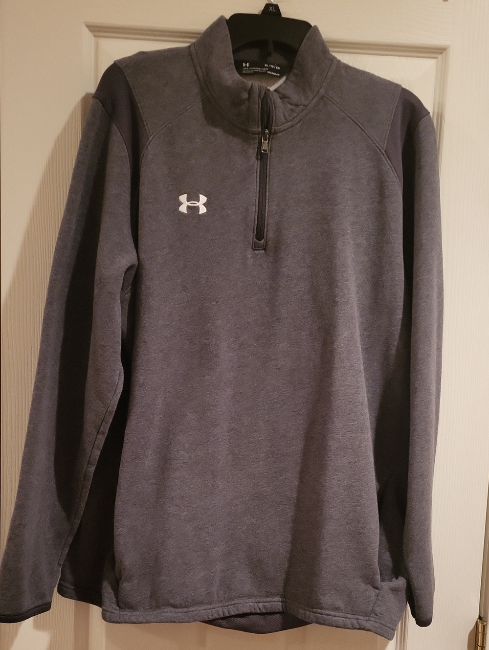 Under Armour Men's XL Gray Quarter Zip Pullover Athletic Long Sleeve